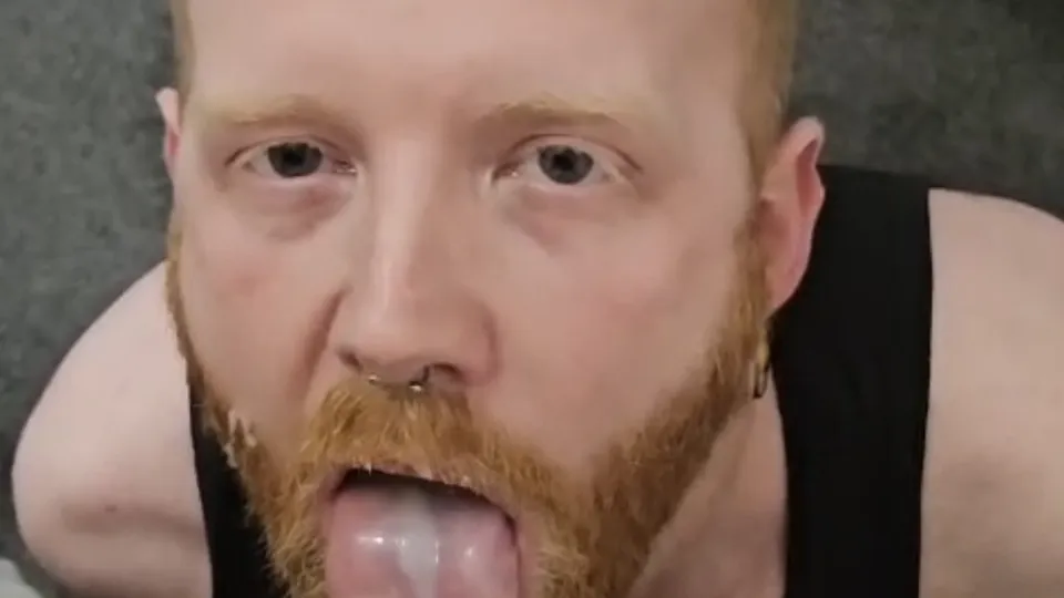 Bearded ginger gets fed hot load - ThisVid.com