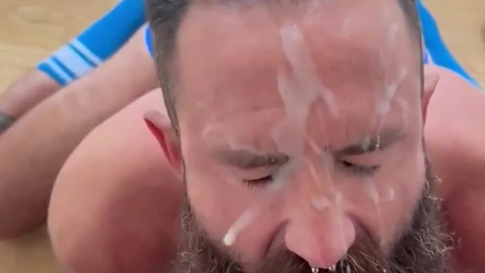 Bearded guy facial - ThisVid.com