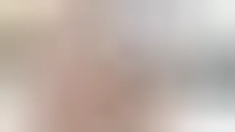 رجال مشعثون يقلبون الفك