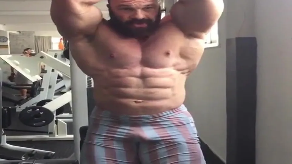 Bearded Musclebeast - video 5 - ThisVid.com