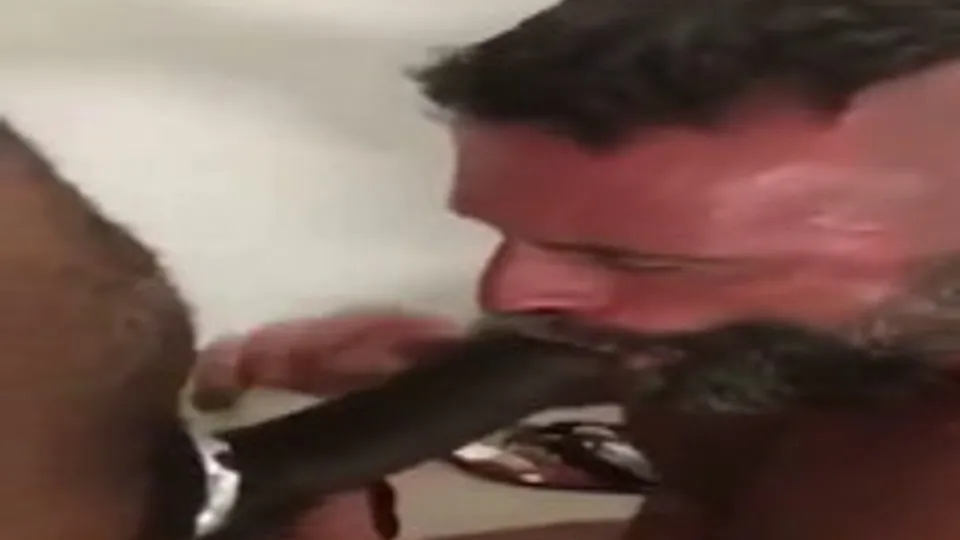 Bearded sex pig chowin down on a big black did - ThisVid.com