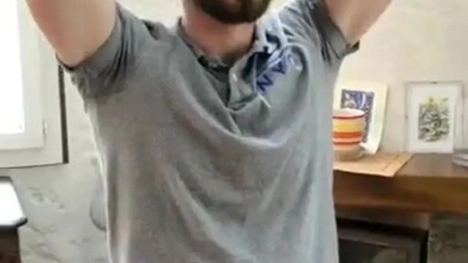 Bearded straight sucked - ThisVid.com