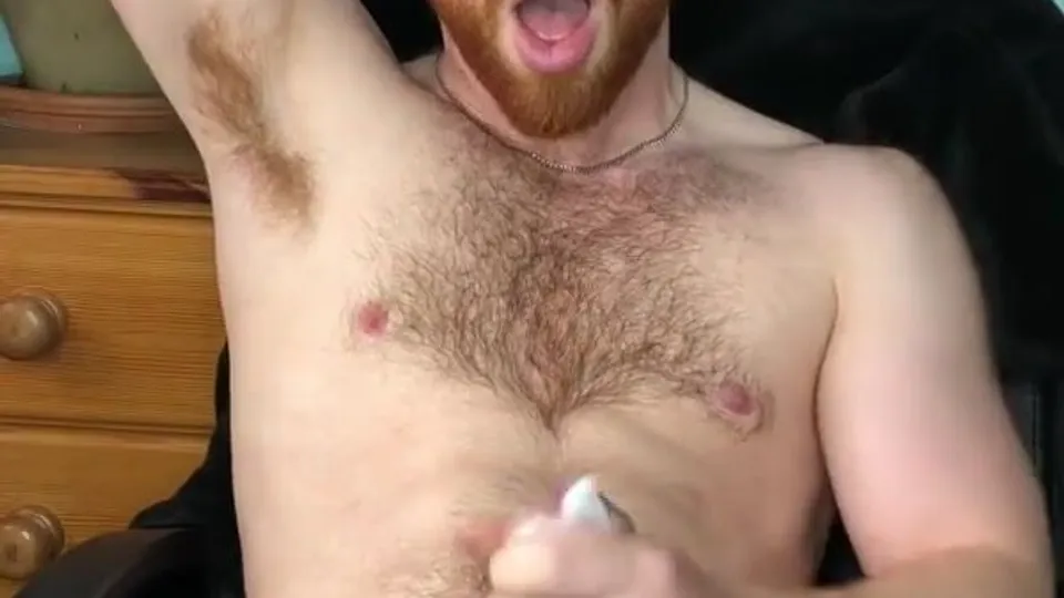 Bearded uncut ginger cumming - ThisVid.com