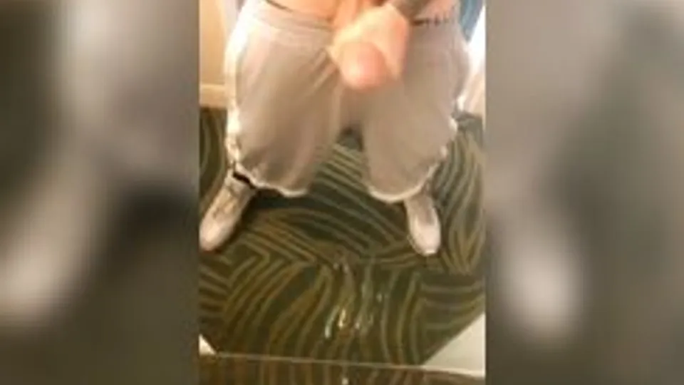 BEAT HIS BIG DICK IN DA MIRROR AND CUM