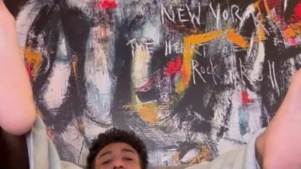 Cash's Solo Ass Play