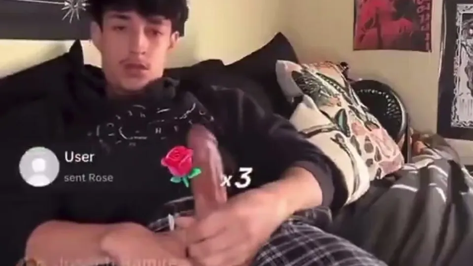 Bedroom wank - video 4 - ThisVid.com
