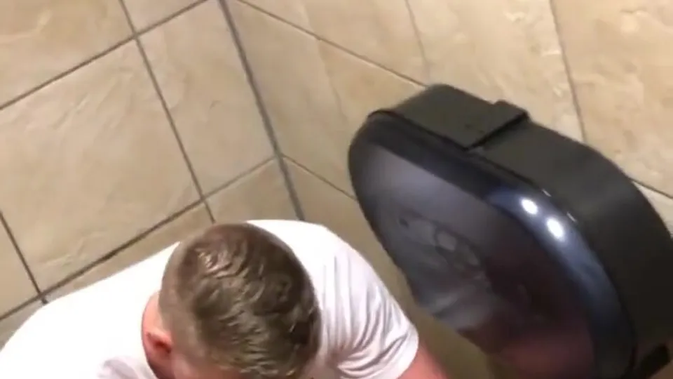 Beefy Boy Caught Wanking - ThisVid.com