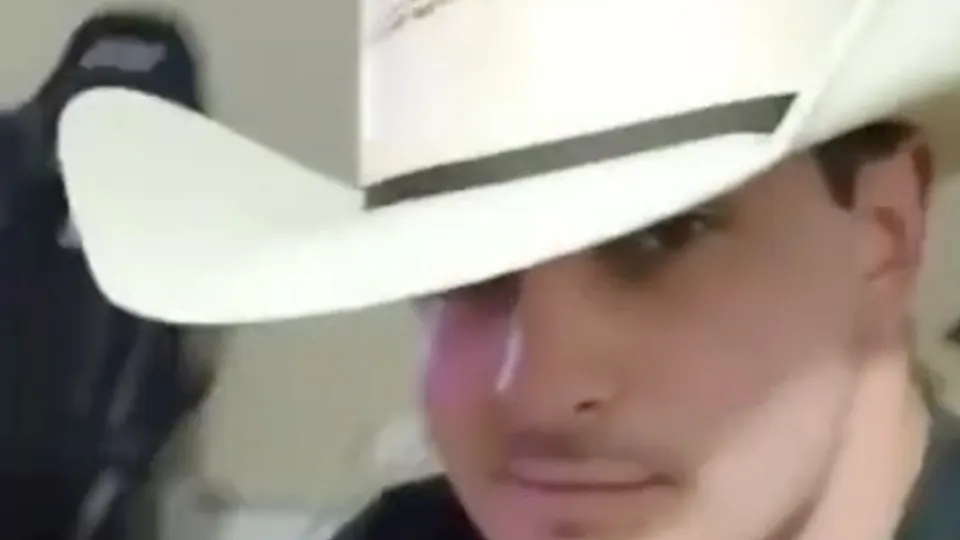 Beefy cowboy stroking his cock (no cum) - ThisVid.com
