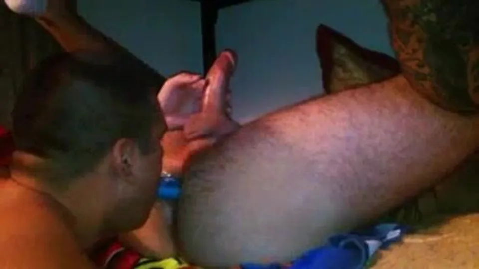 Beefy Guy Done - ThisVid.com