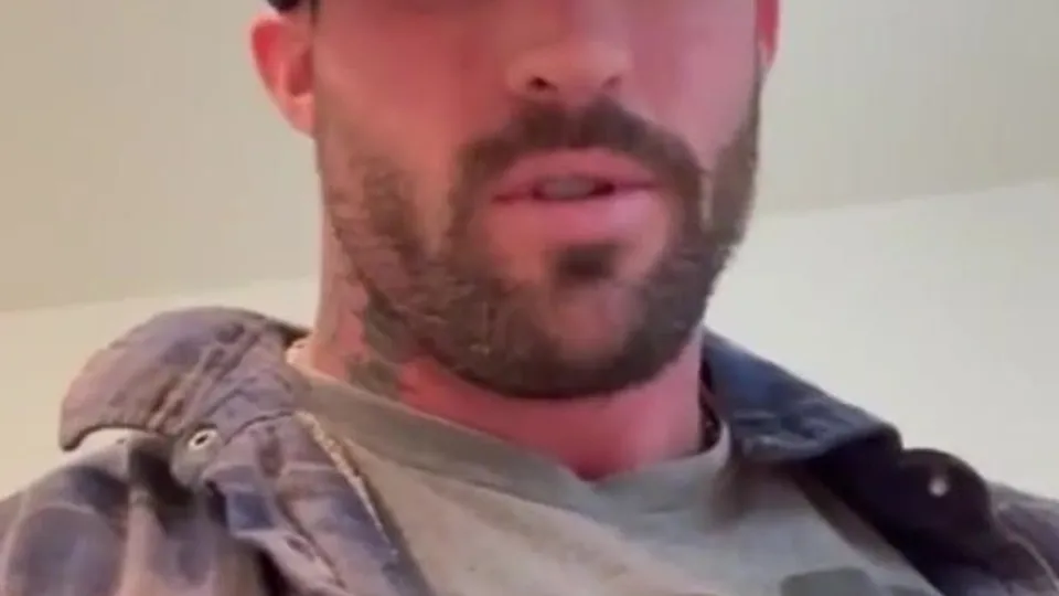 Beefy Redneck Stud Jerks Off