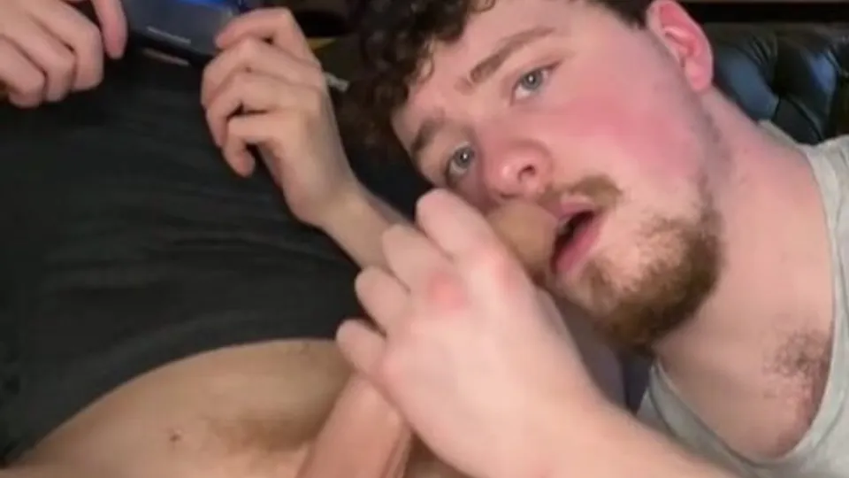 Beefy stud bj session with his big cock daddy - ThisVid.com