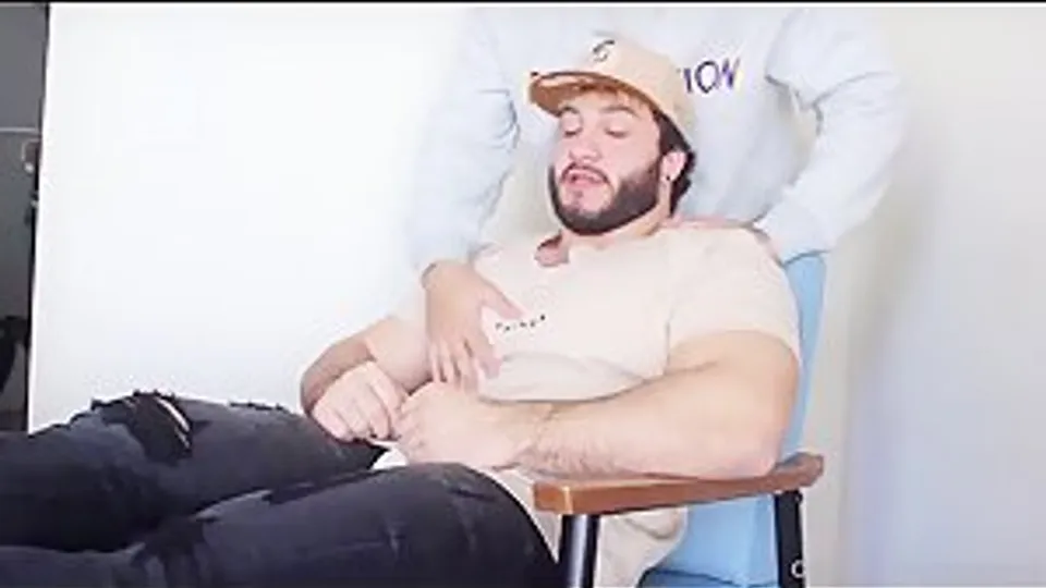 beefymuscle.com - MUSCLE BEAR WORSHIP