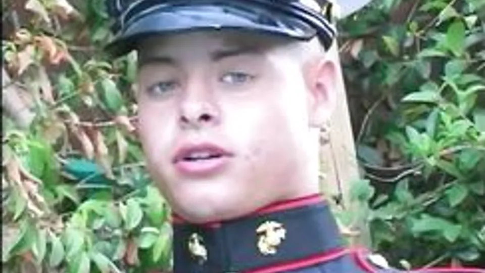 Ben Steele e Twink House: Masturbação