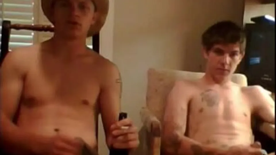 Best friends get sucked off on cam - ThisVid.com