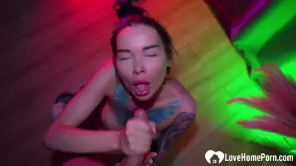 tattooed girl strips and gets rammed at party