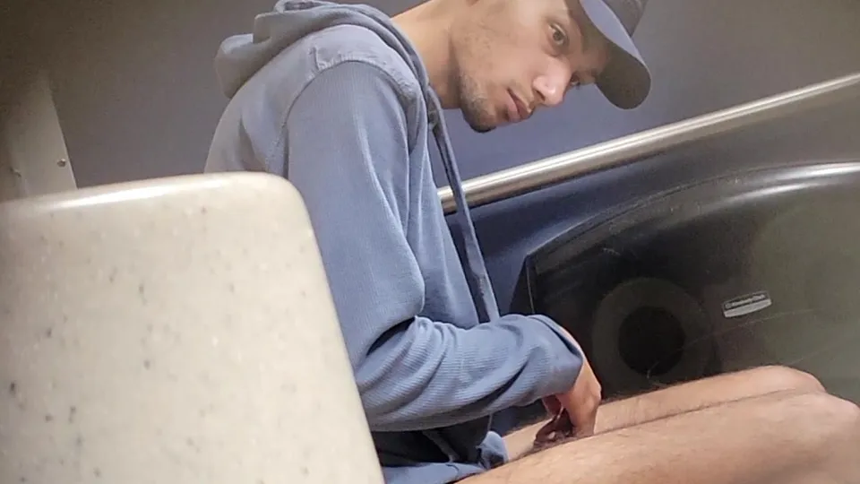 Bi Curious Guy Shits then Jerks (pt 1) - ThisVid.com