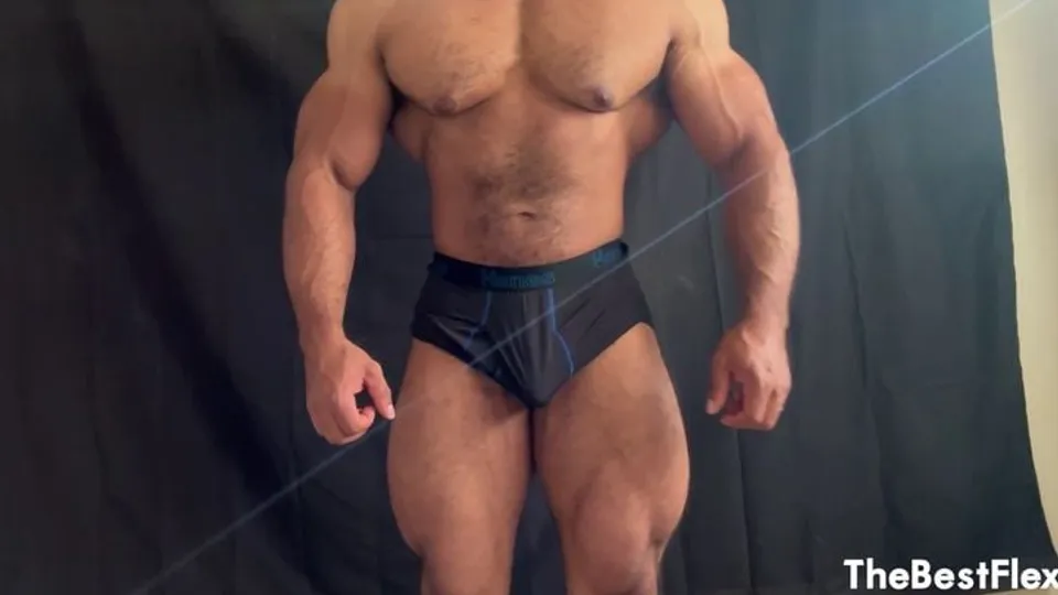 big bodybuilder flex show  — PornOne ex vPorn