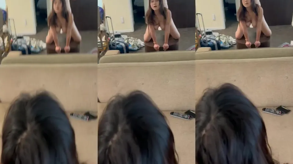 Big breasted mature woman fucked in the mirror on the table 