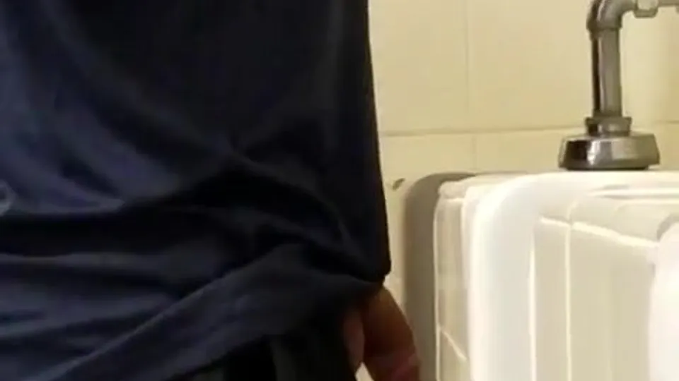 Big dick caught pissing at urinal - ThisVid.com