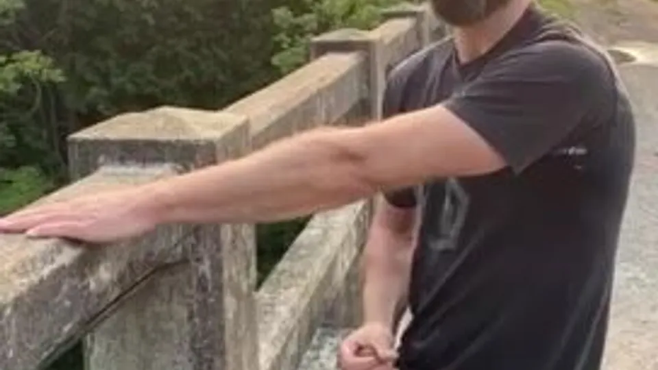 Big Dick Guy Shoots Massive Load off a Bridge - ThisVid.com