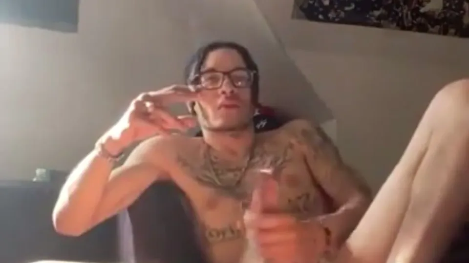 Big dick lightskin smoking and stroking - ThisVid.com