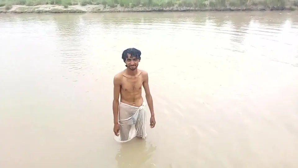 BIG DICK STR8 DESI IN THE RIVER - ThisVid.com