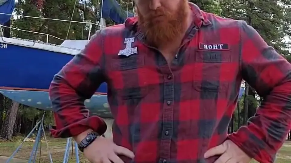 BIG GINGER MEN PISSING OUTSIDE - ThisVid.com