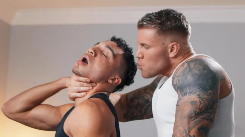 Big muscle boy fucking hard - ThisVid.com