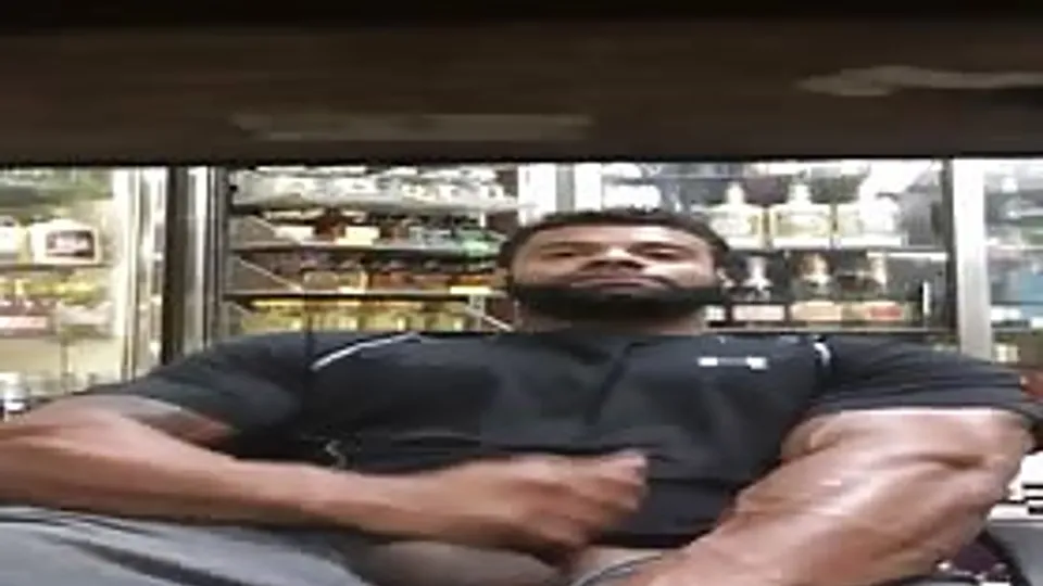 Bodybuilder Jerks Off in Liquor Store