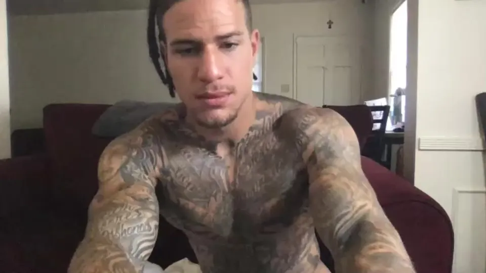 BIG TATTOED GUYS SHOWING ON CAM - ThisVid.com