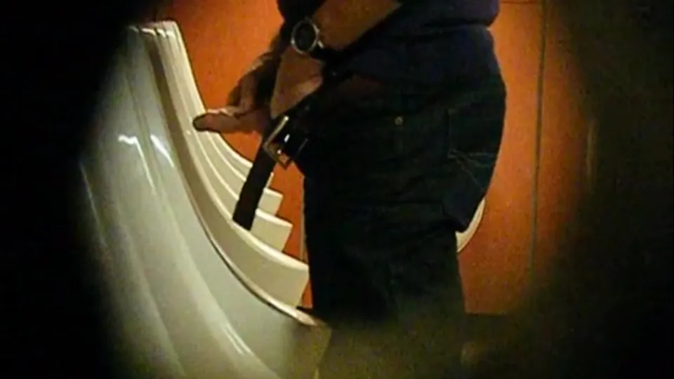 Big Uncut Brit Cocks Pissing. - ThisVid.com