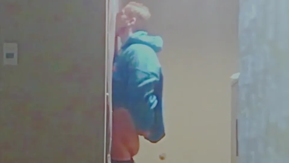 Big white cock blue collar str8 guy sucked at gloryhole - ThisVid.com