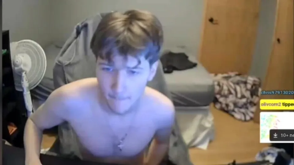 Bigman cam porn on Chaturbate strip two