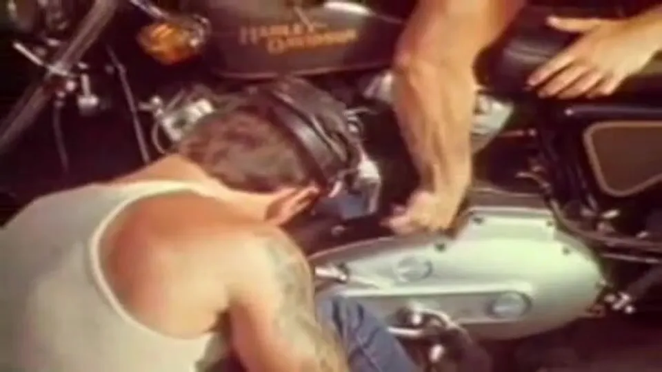 Biker Beef - ThisVid.com