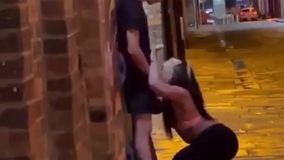 Bitch sucking dick out of the club - ThisVid.com