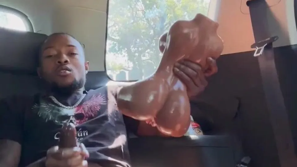 Black amateur - Toys and fountains of cum in my car