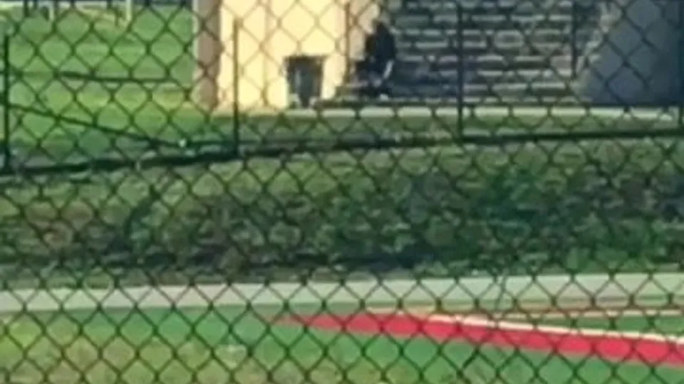 Black boy caught jacking in public park gazebo - ThisVid.com