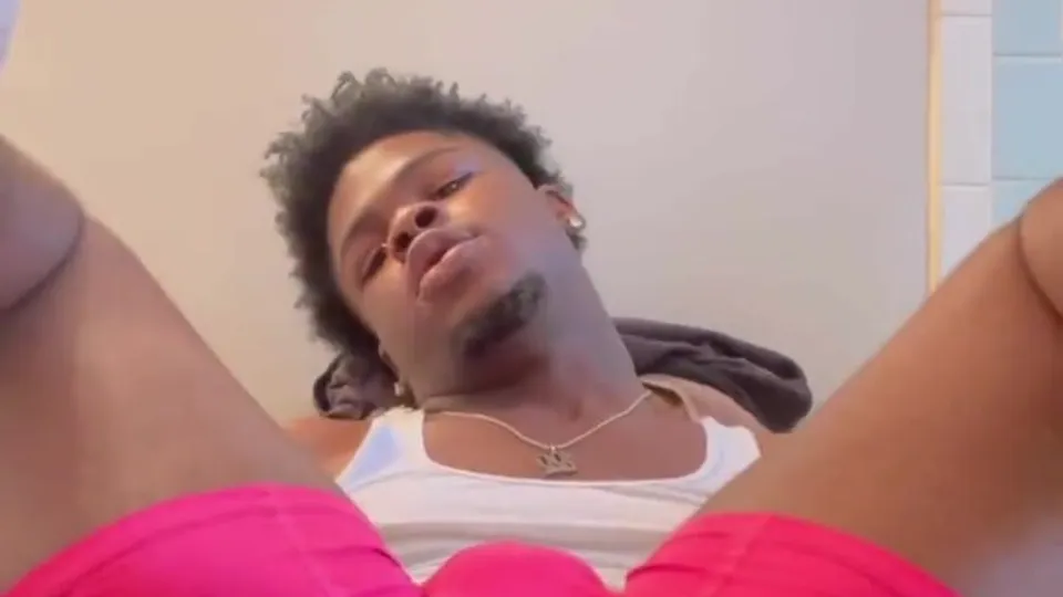 Black Boy wants you to come breed his booty - ThisVid.com
