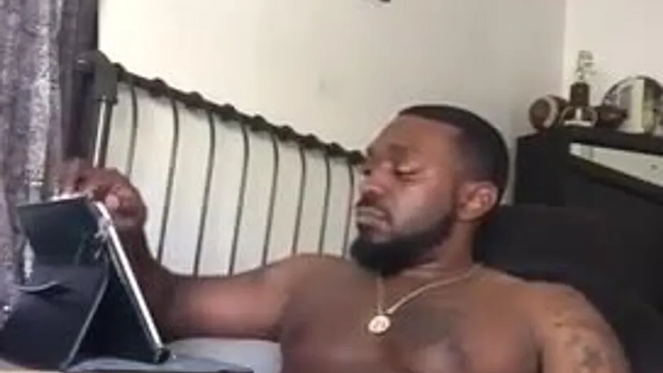 Black daddy jerks and cums - ThisVid.com