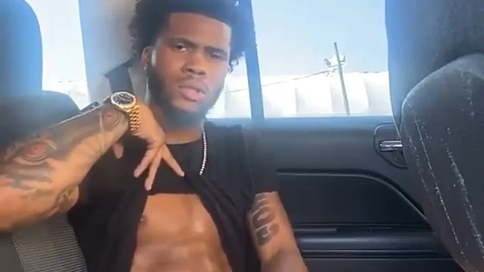 Black guy jerks off and cums in car - ThisVid.com