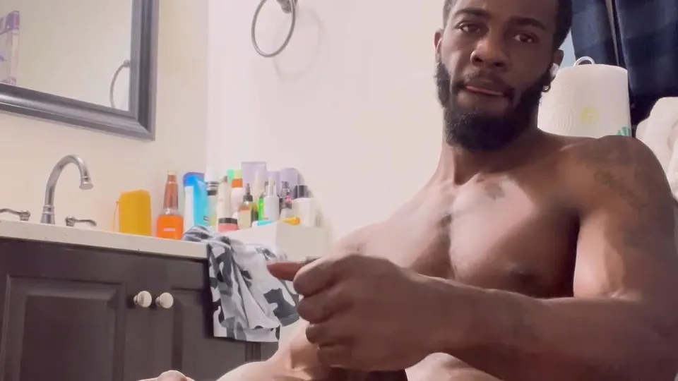Black hunk playing with his big cock - ThisVid.com