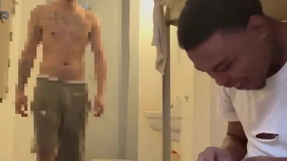 Black inmate loves being a slave to str8 white inmates - ThisVid.com