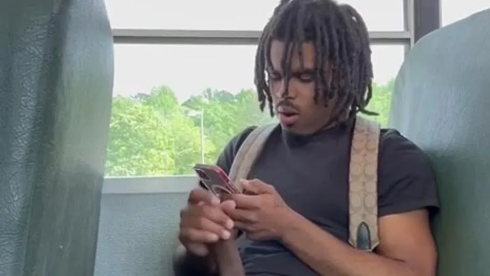 Black man masturbates on a bus - ThisVid.com