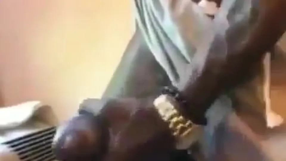 Czarny potwór Mandingo wali się ogromnym prąciem