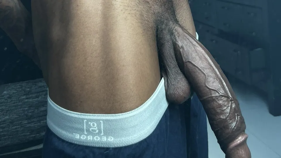 Black teen shows off *HORSE* cock - ThisVid.com