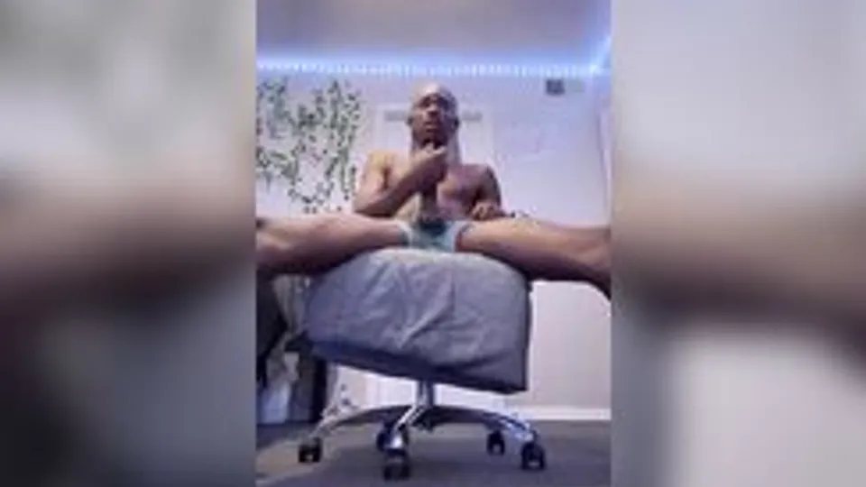 Black Twink Bedroom Wank Cum Solo