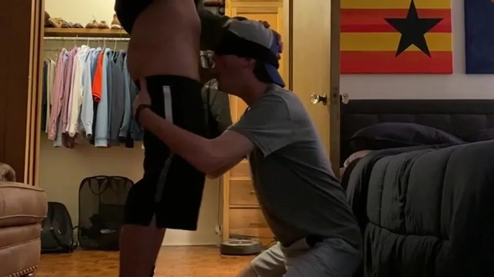 Blindfolded guy hits poppers, gags on and deepthroats anon cock - ThisVid.com