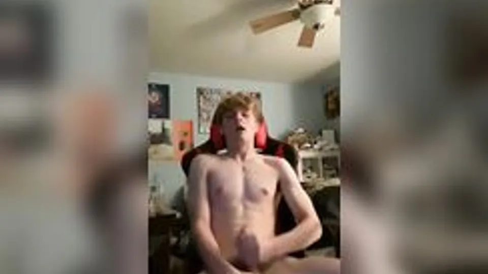 Blond Scott from UK jerking