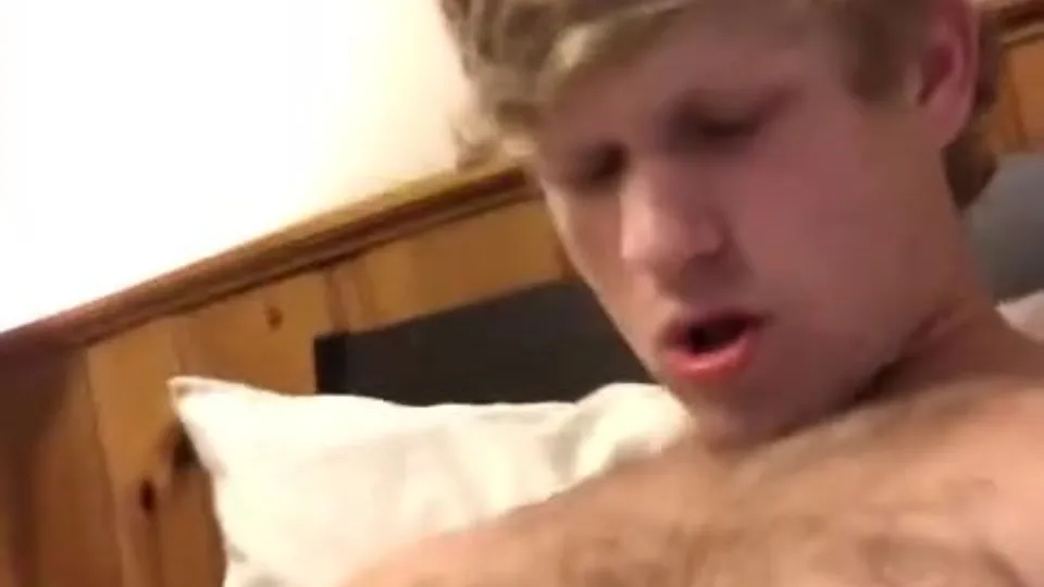 Blonde college dude self facial - ThisVid.com