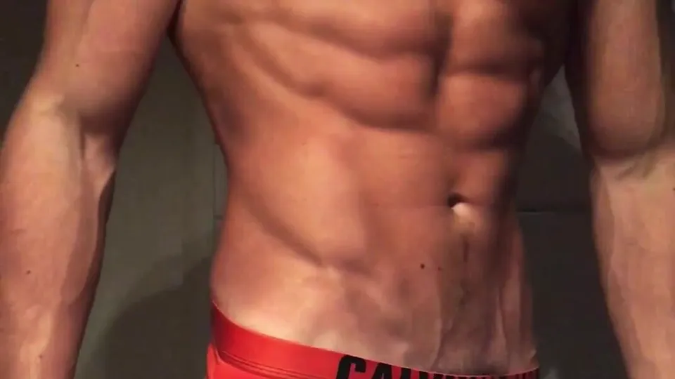 Blonde Model Flex - ThisVid.com